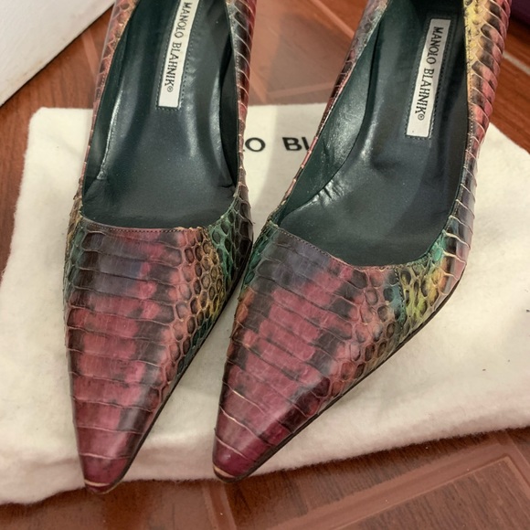Manolo Blahnik Shoes - Picture 1 of 3